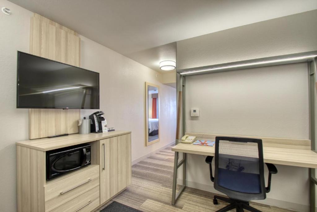 Holiday Inn Express Hotel & Suites Milwaukee Airport By Ihg Zewnętrze zdjęcie